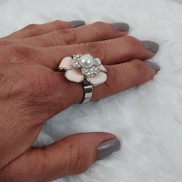 3/$15 Pink Flower Ring - Picture 6 of 6